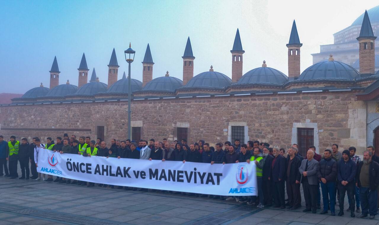 Gençler sabah namazında buluştu