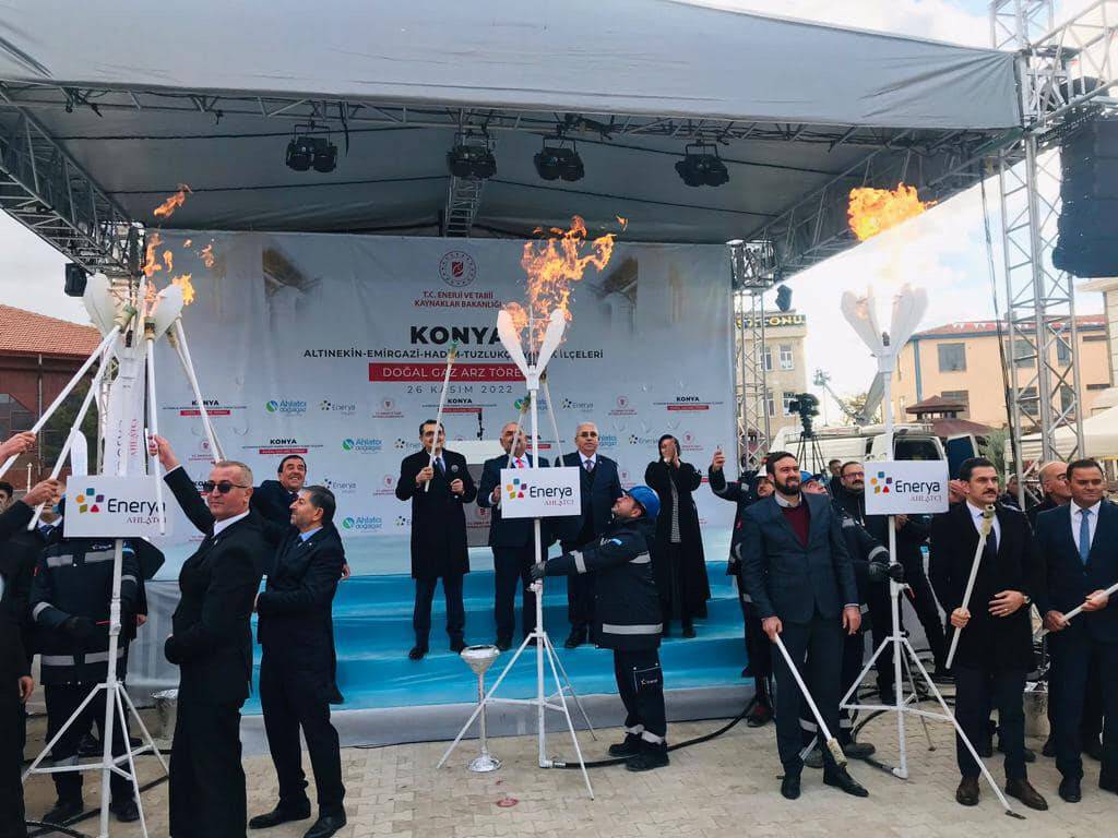 Yunak'ta doğalgaz sevinci