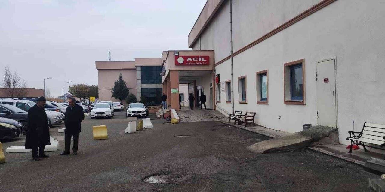 Iğdır’da amca çocuklarının kavgasında ölen genç, toprağa verildi