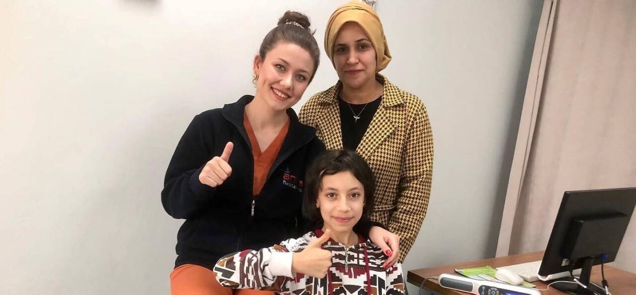 Hayalindeki saçlara fototerapi ile kavuştu