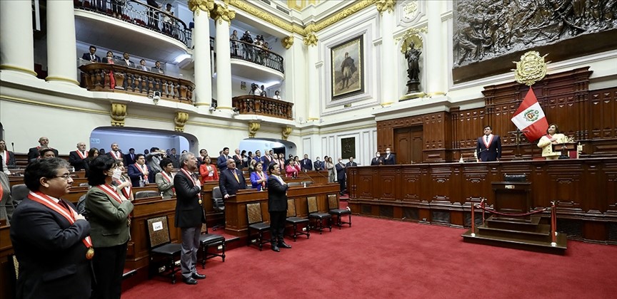 Peru'da ülkenin istikrarı belirsizliğini koruyor