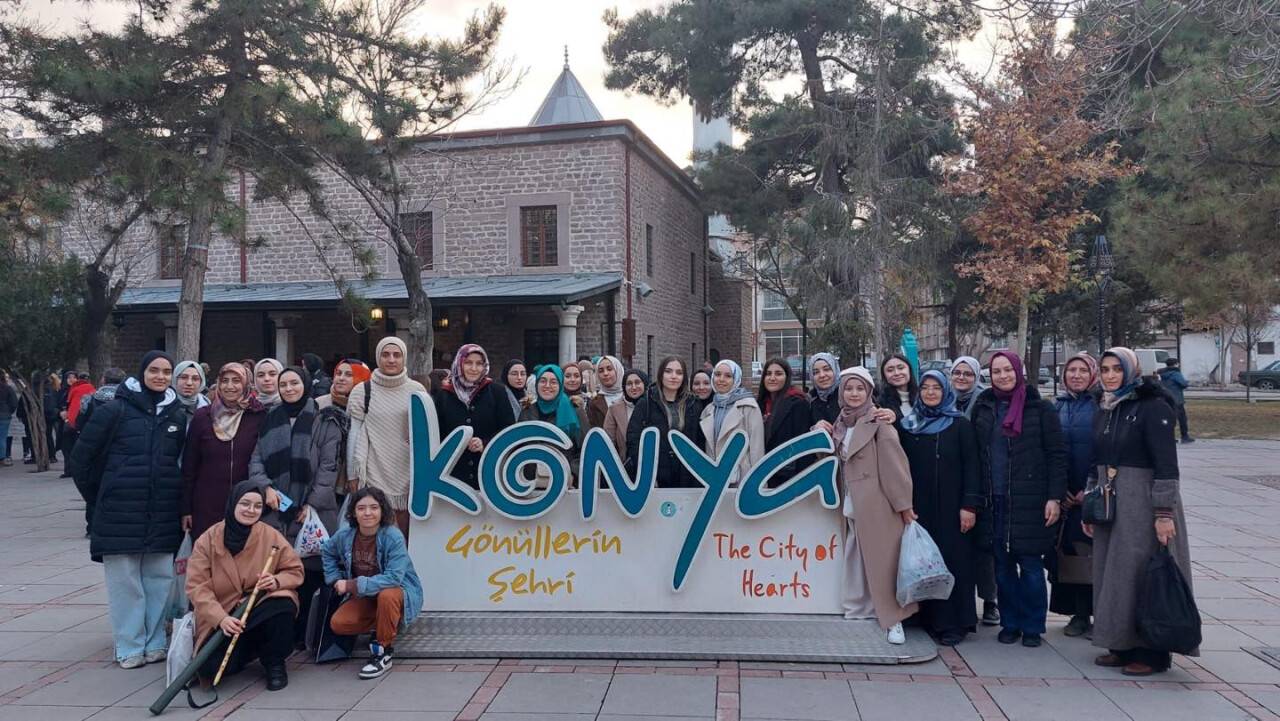 Manisa'dan gelen öğrenciler  Konya’yı ziyaret etti