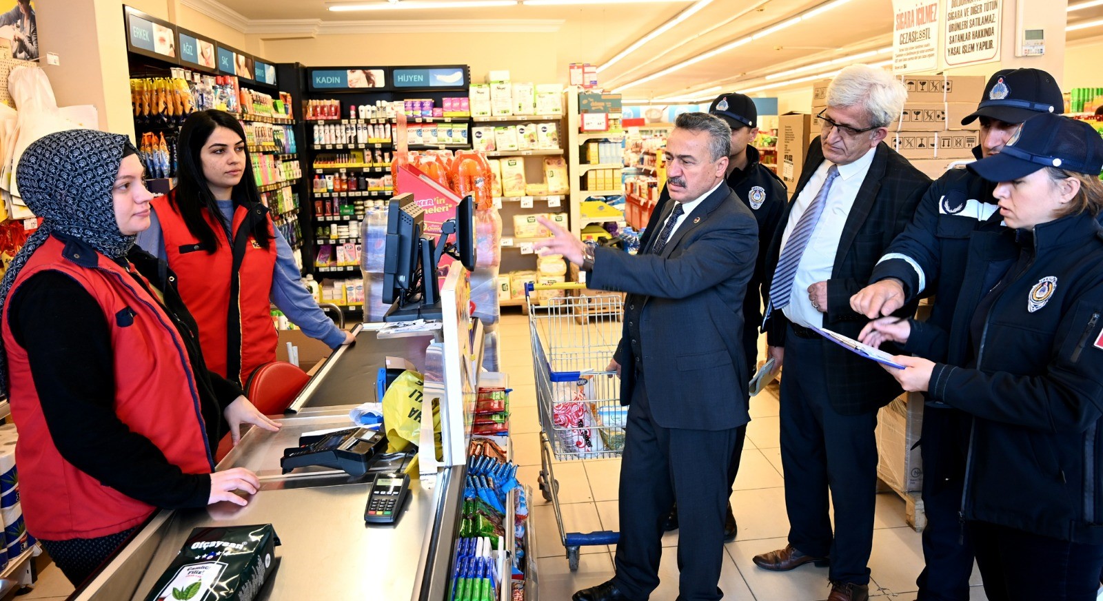 Seydişehir'de marketlerde etiket kontrolü yapıldı