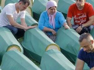 Bosna'daki Savaşın 284 Kurbanı Daha Toprağa Verildi