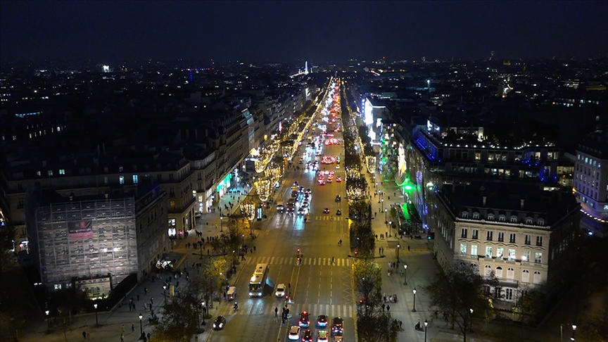 Paris'in turistik caddesi, Dünya Kupası final maçı için trafiğe kapatılacak