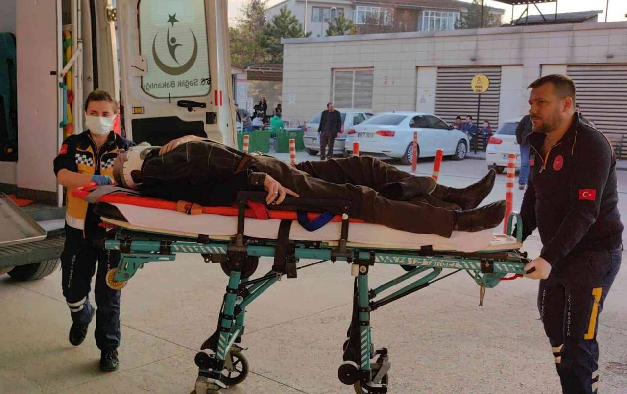 Otomobil ile elektrikli bisiklet çarpıştı: 5 yaralı