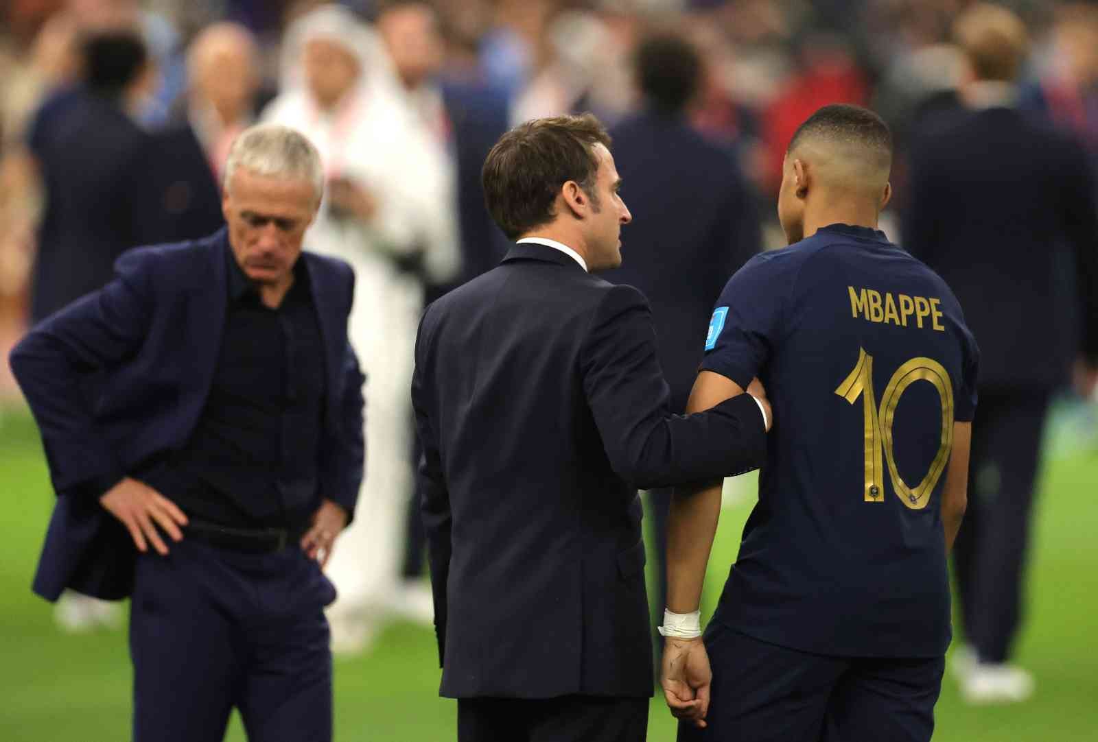Macron, Fransa Milli Takım oyuncularını teselli etti
