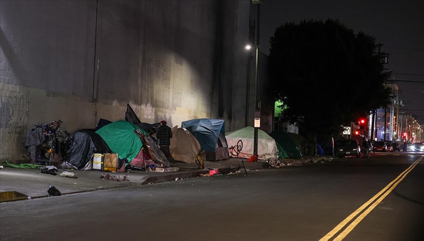 Los Angeles'da yaklaşık 40 bin evsiz otellere yerleştirilecek