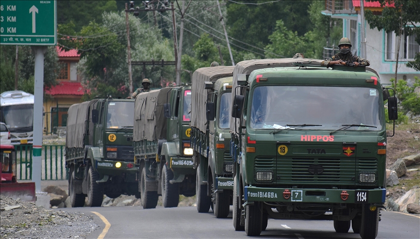 Hindistan, Çin'le arasındaki sınır bölgesine daha fazla asker konuşlandırdı