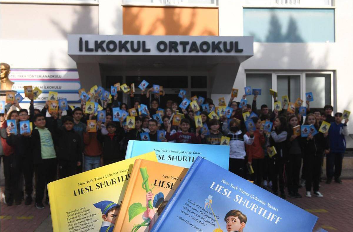 Yöntem öğrencilerine, ABD'li ünlü yazardan teşekkür videosu