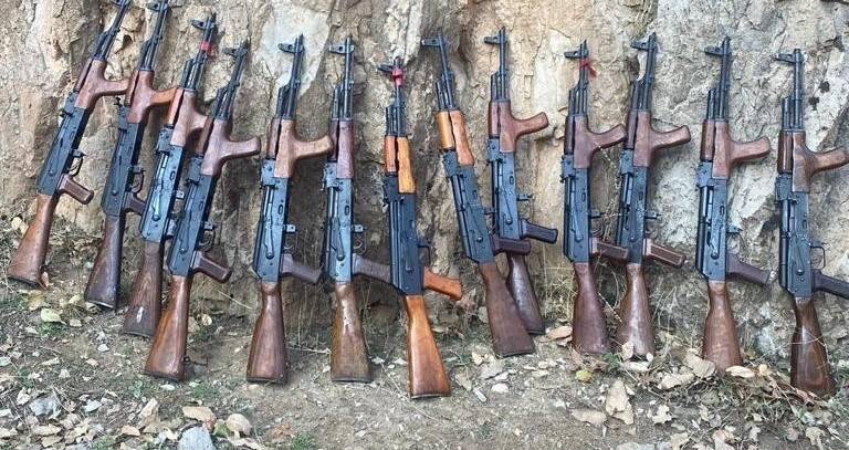 Cudi’de teröristlere ait depoda 13 kalaşnikof