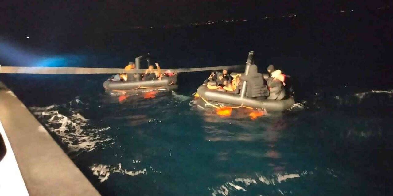 Ayvalık açıklarında 40 düzensiz göçmen kurtarıldı