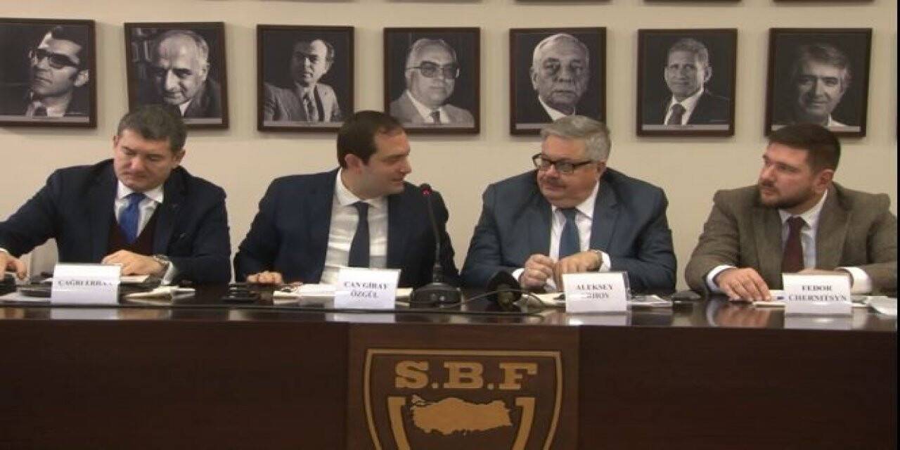 Büyükelçi Erkhov: “Mevcut güçler kendi diktalarını empoze etmek için şantaja başvurmakta”