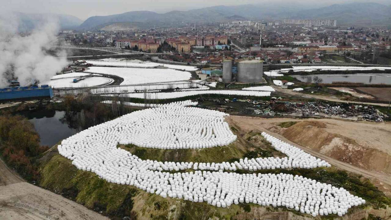 Binlercesi  görüntülendi, görenleri şaşırtan manzara