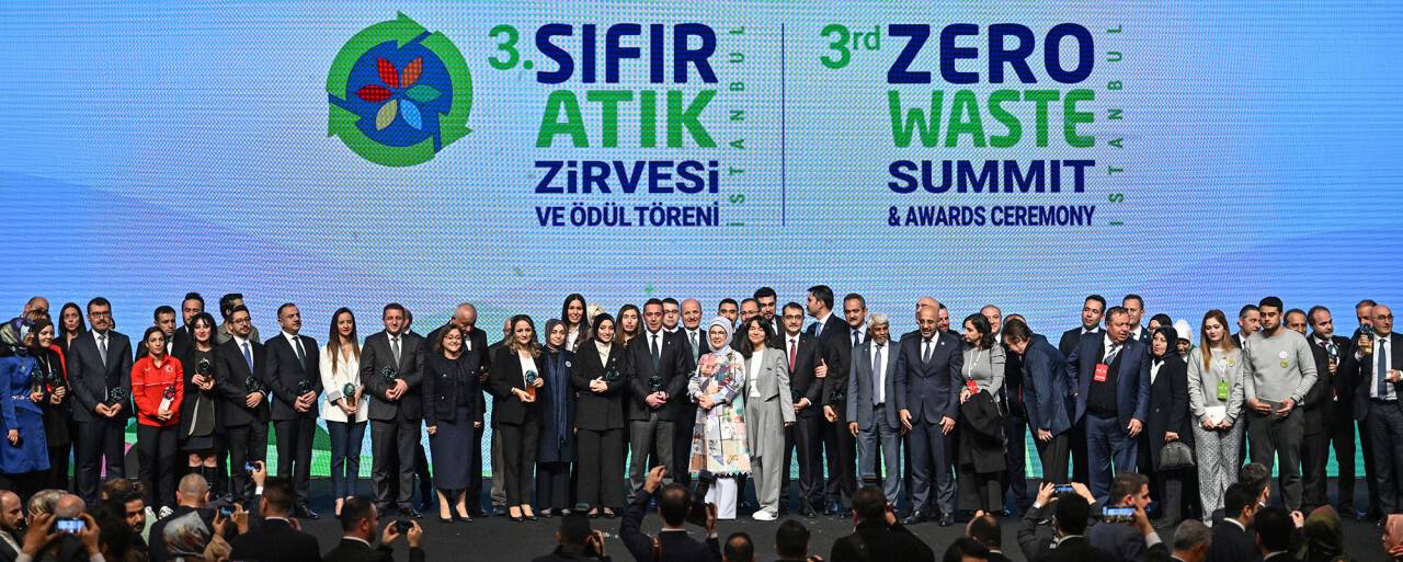 "Uluslararası 3. Sıfır Atık Zirvesi ve Ödül Töreni"nde ödüller verildi