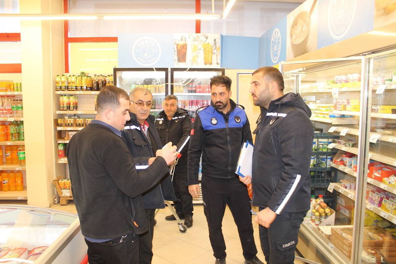 Yunak'ta marketlerde denetim gerçekleştirildi