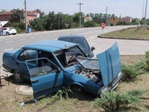 SAMSUN'DA TRAFİK KAZASI: 3 YARALI
