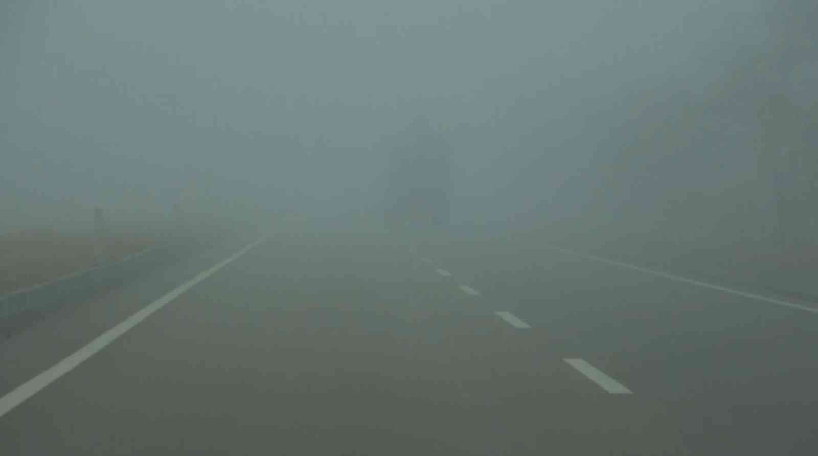 Aksaray’da yoğun sis Konya yolunda da etkisini gösteriyor