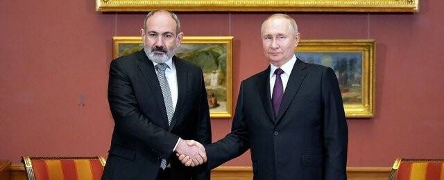 Paşinyan: “Ermenistan’ın Rusya’ya bağlı olması stratejik bir hataydı”