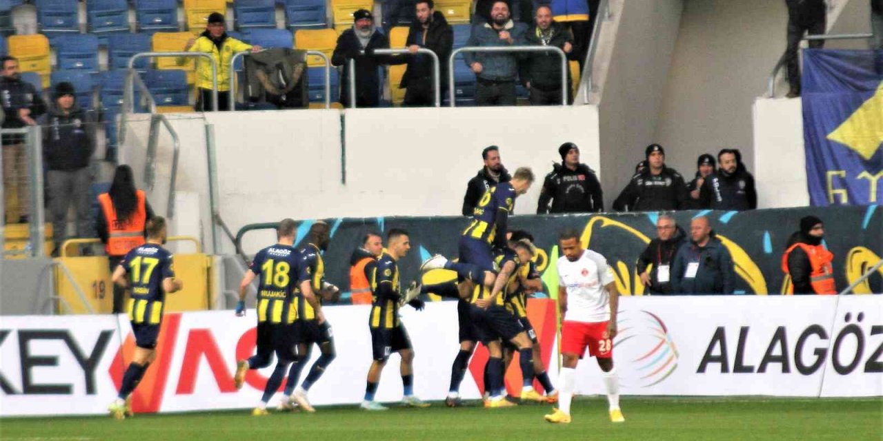 Spor Toto Süper Lig: Ankaragücü: 1 - Ümraniyespor: 2