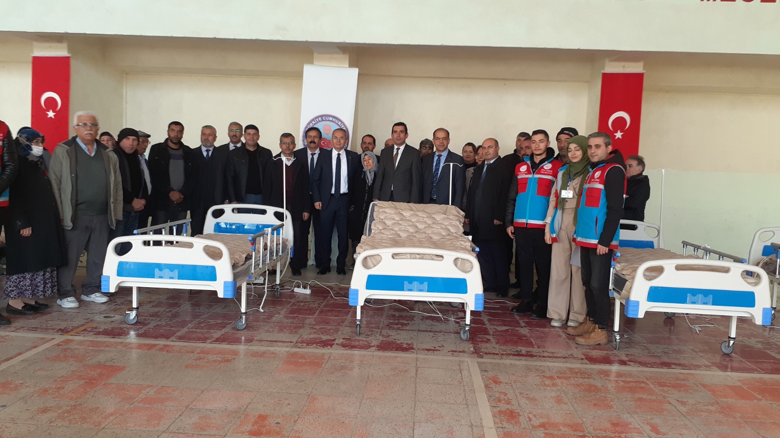 Konya'da ihtiyaç sahiplerine hasta yatağı verildi