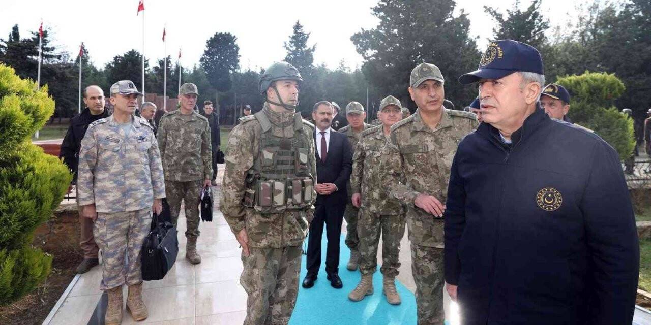 Bakan Akar ve TSK komuta kademesinden “Rüzgar Alayı”na ziyaret