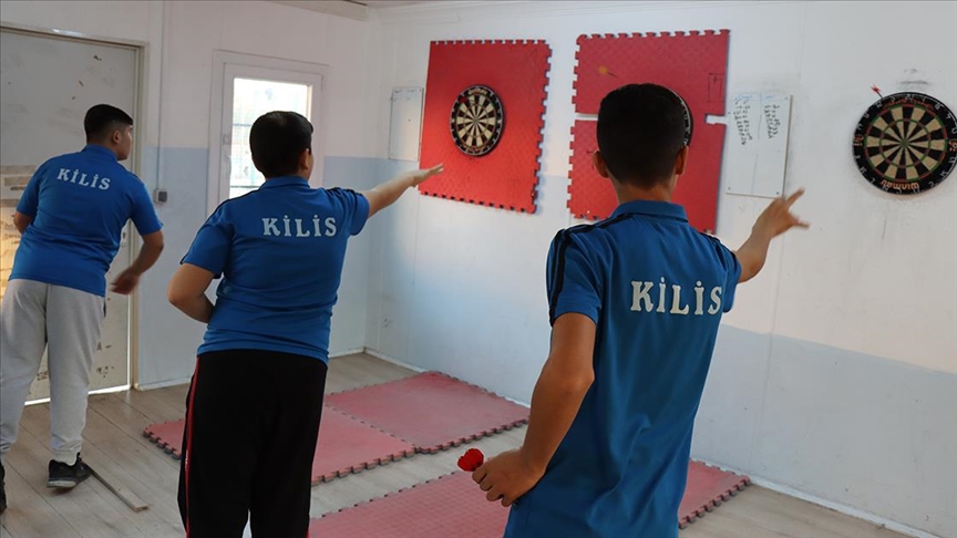 Kilis'te geleceğin dart şampiyonları yetişiyor