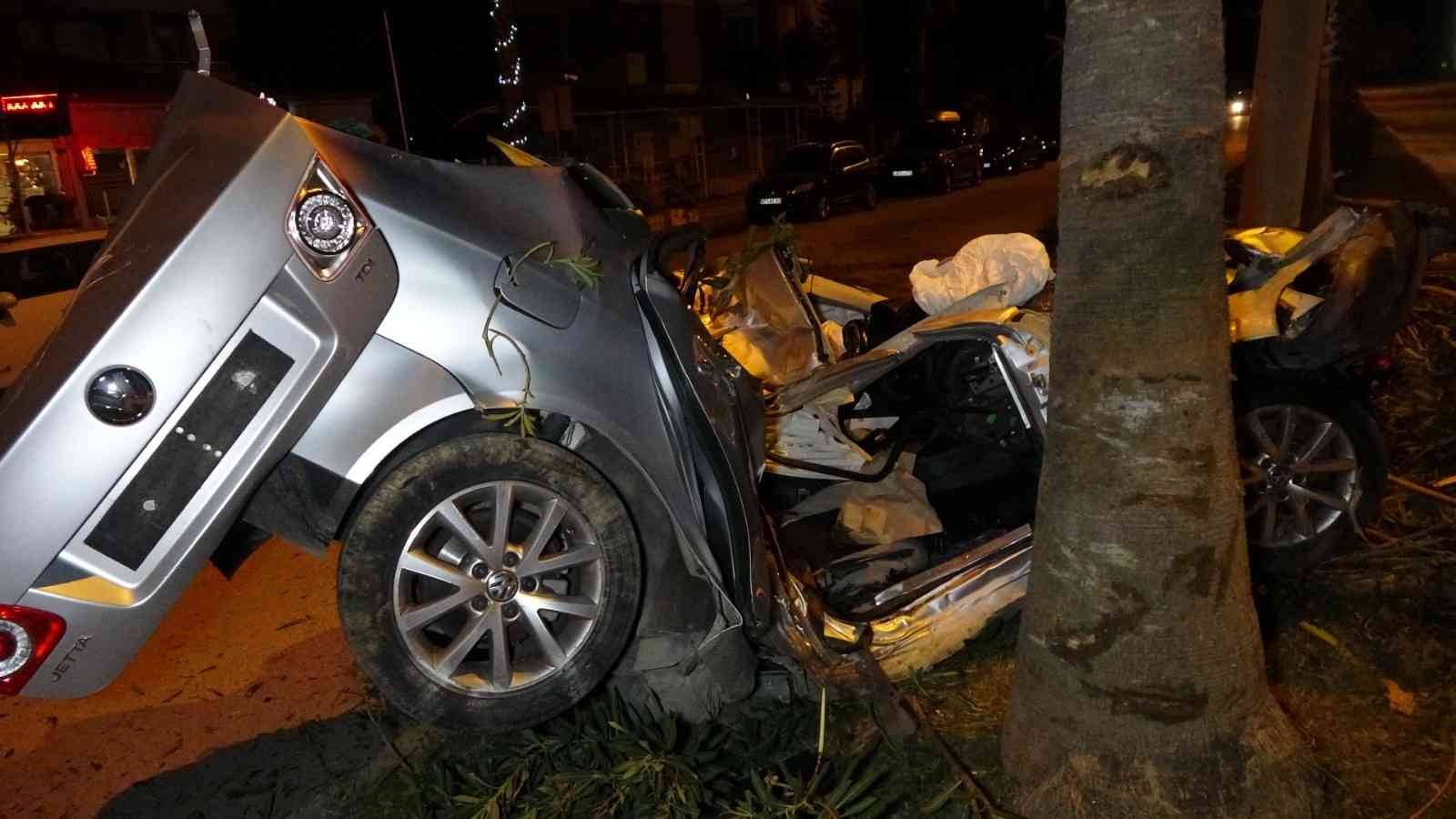 Antalya'da ehliyetsiz sürücü yolu savaş alanına çevirdi: 1 ölü