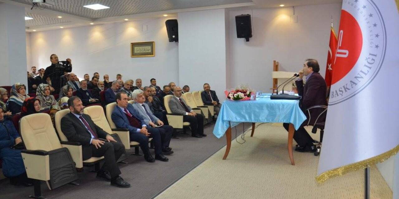 ‘Fetvada Birlik’ konferansları başladı