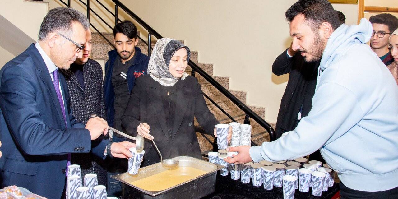 Selçuk Üniversitesinde öğrencilere çorba ikram edildi