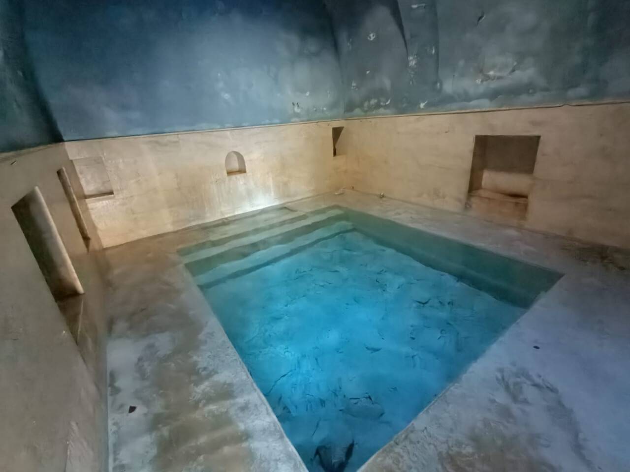 Konya Vakıflar Bölge Müdürlüğü, Tarihi Roma Hamamları'nı inceledi