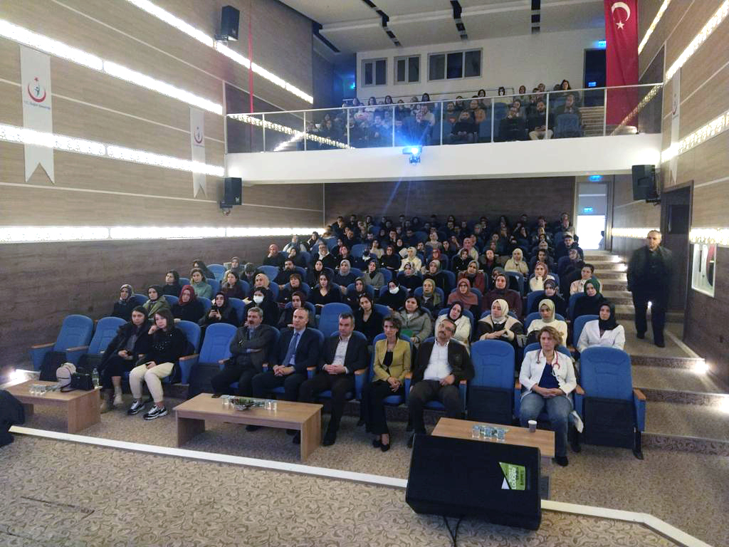 Konya'da Rehber Öğretmenlere  ‘Dikkat Eksikliği ve Hiperaktivite’ semineri