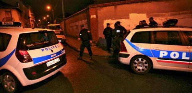 Hamile kadın ve 2 çocuğunun boğazını kestiler