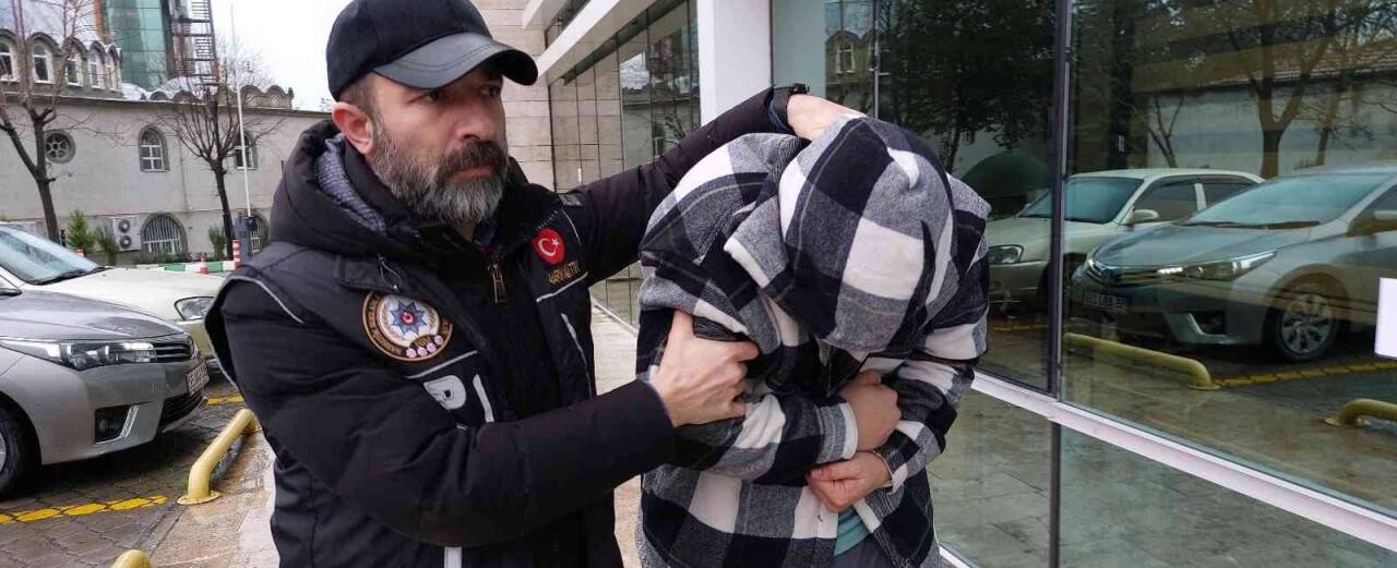 Eski uzman çavuşlar 139 bin 842 adet uyuşturucu hapla yakalandı