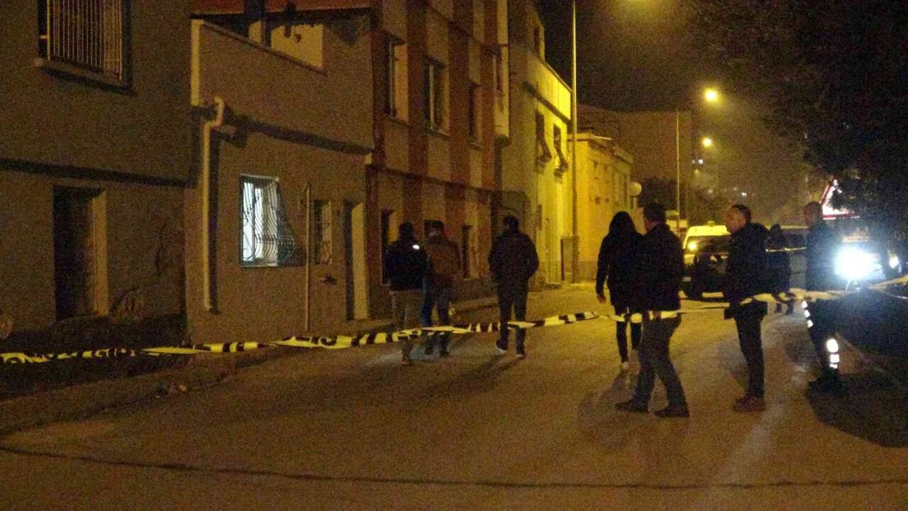 Öğrenciler evlerinin bahçesinde el bombası buldu