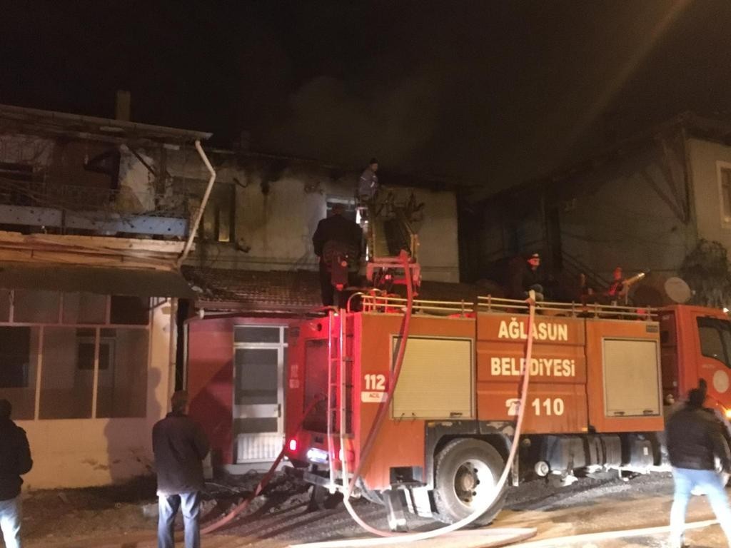 Burdur’da evde çıkan yangın paniğe sebep oldu