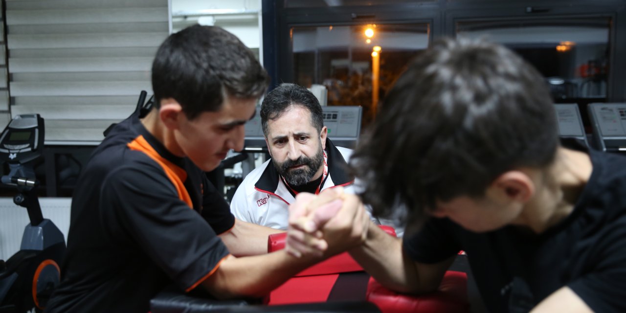 Meram Belediyespor Başantrenörü Fazıloğulları, yeni şampiyonlar yetiştirmek için ter döküyor