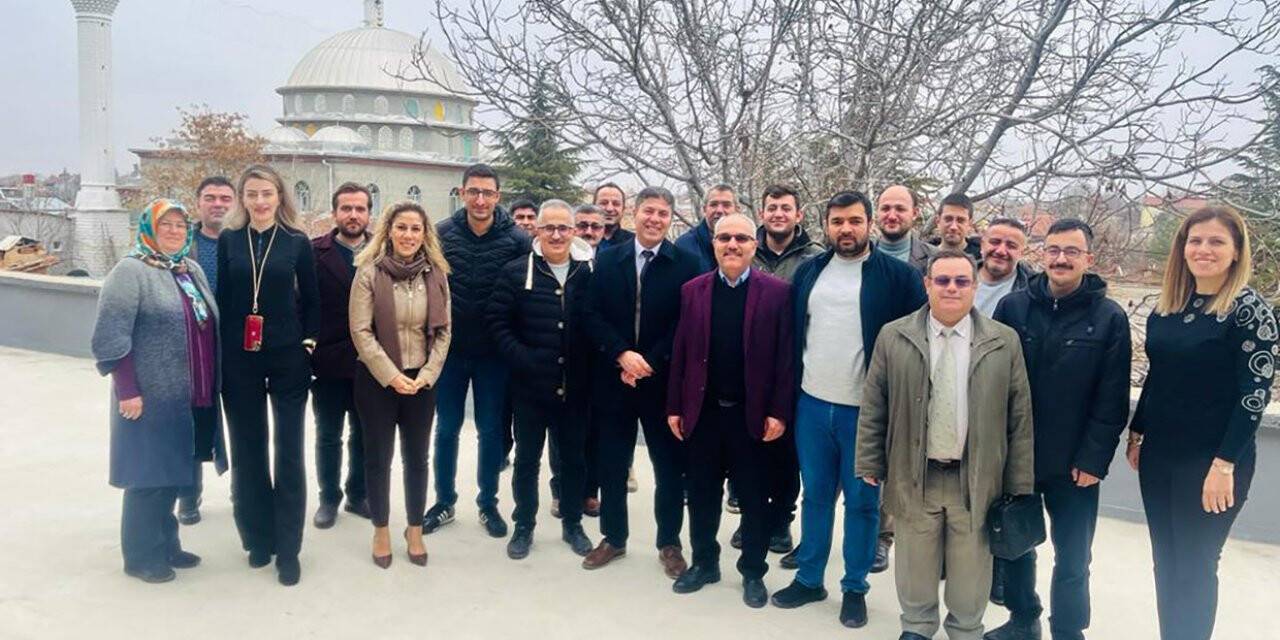 Okul yöneticilerine Yeni Nesil Liderlik Akademisi eğitimleri