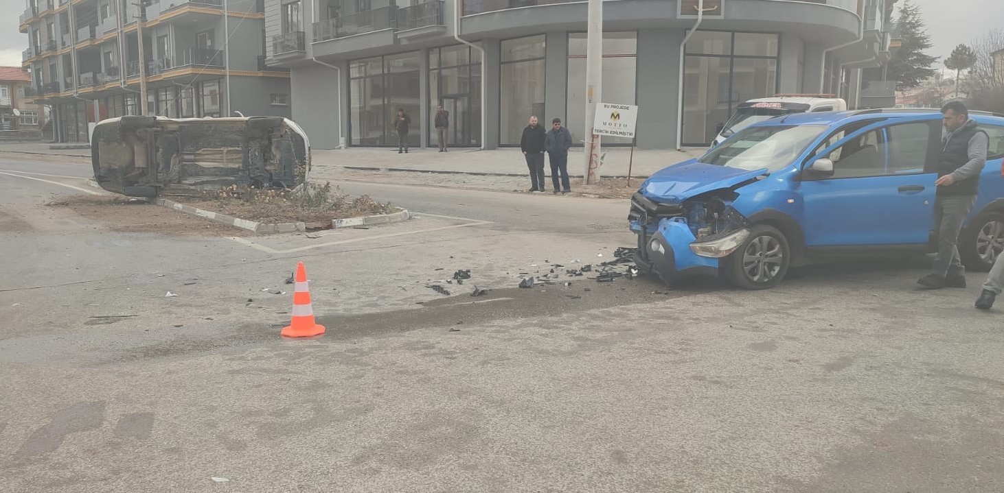 Konya’da 3 ayrı trafik kazasında 5 kişi yaralandı
