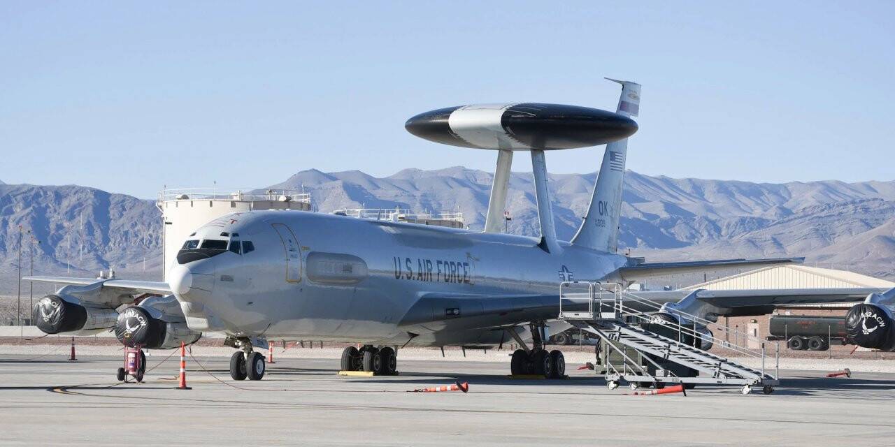 NATO, Rus askerini izlemek için  AWACS uçakları gönderiyor