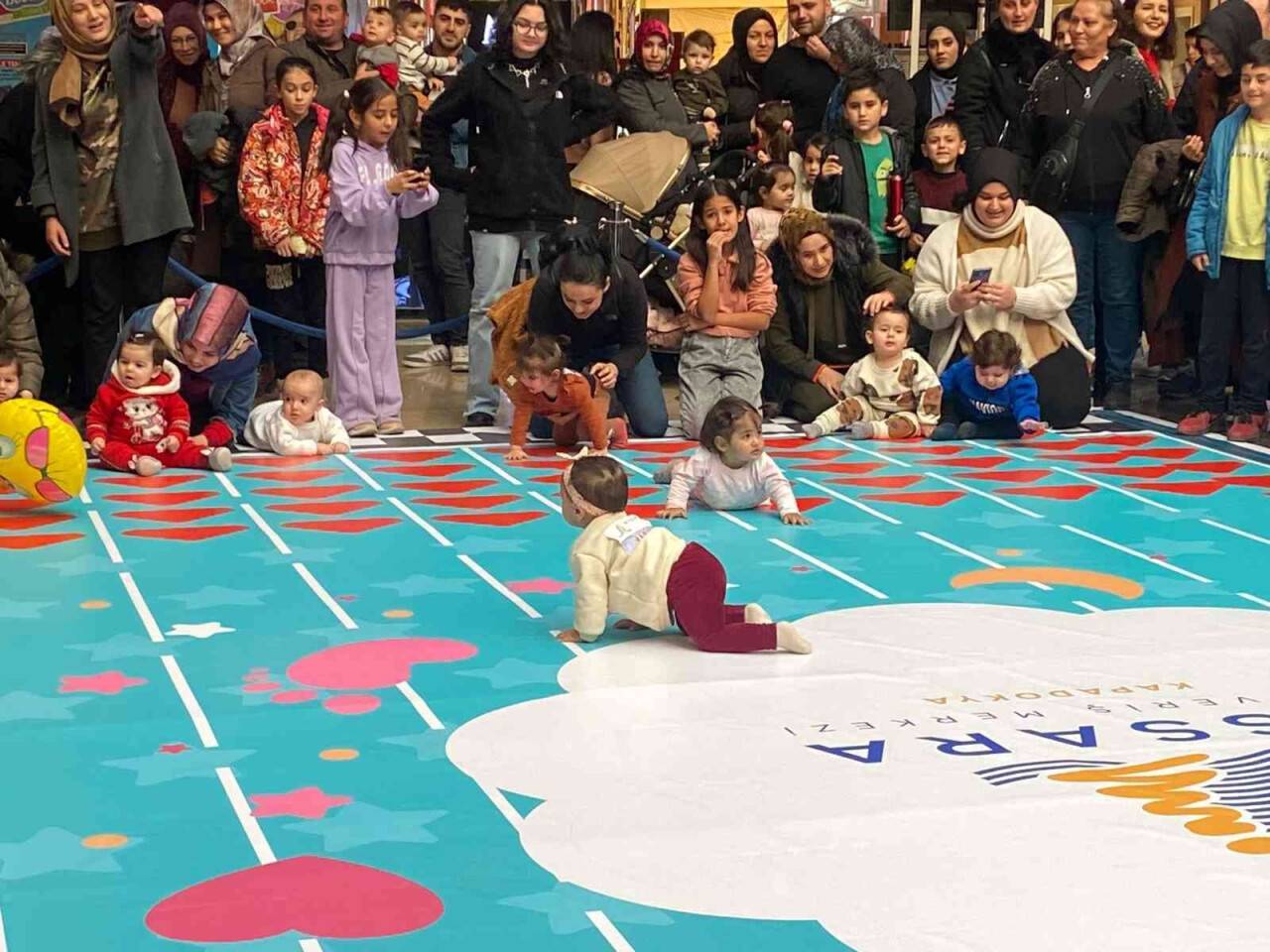 En hızlı emekleyen kazandı