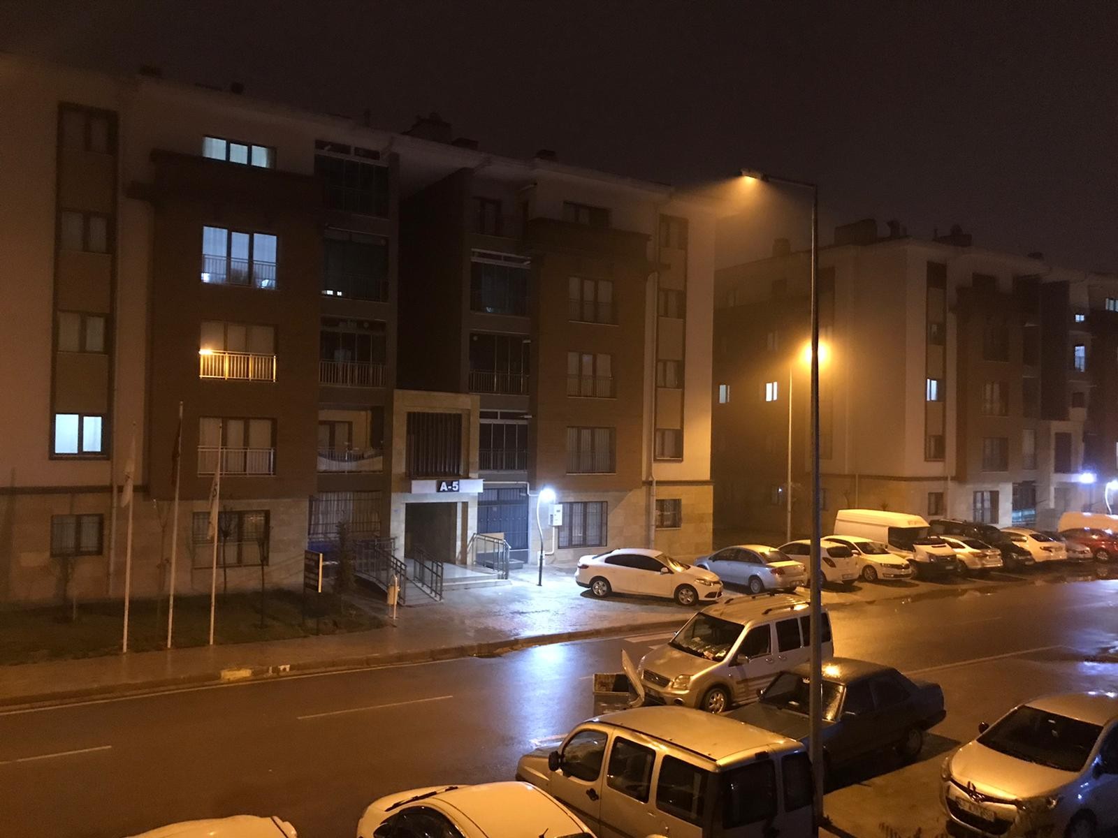 Elazığ'da deprem! Halk sokaklara döküldü