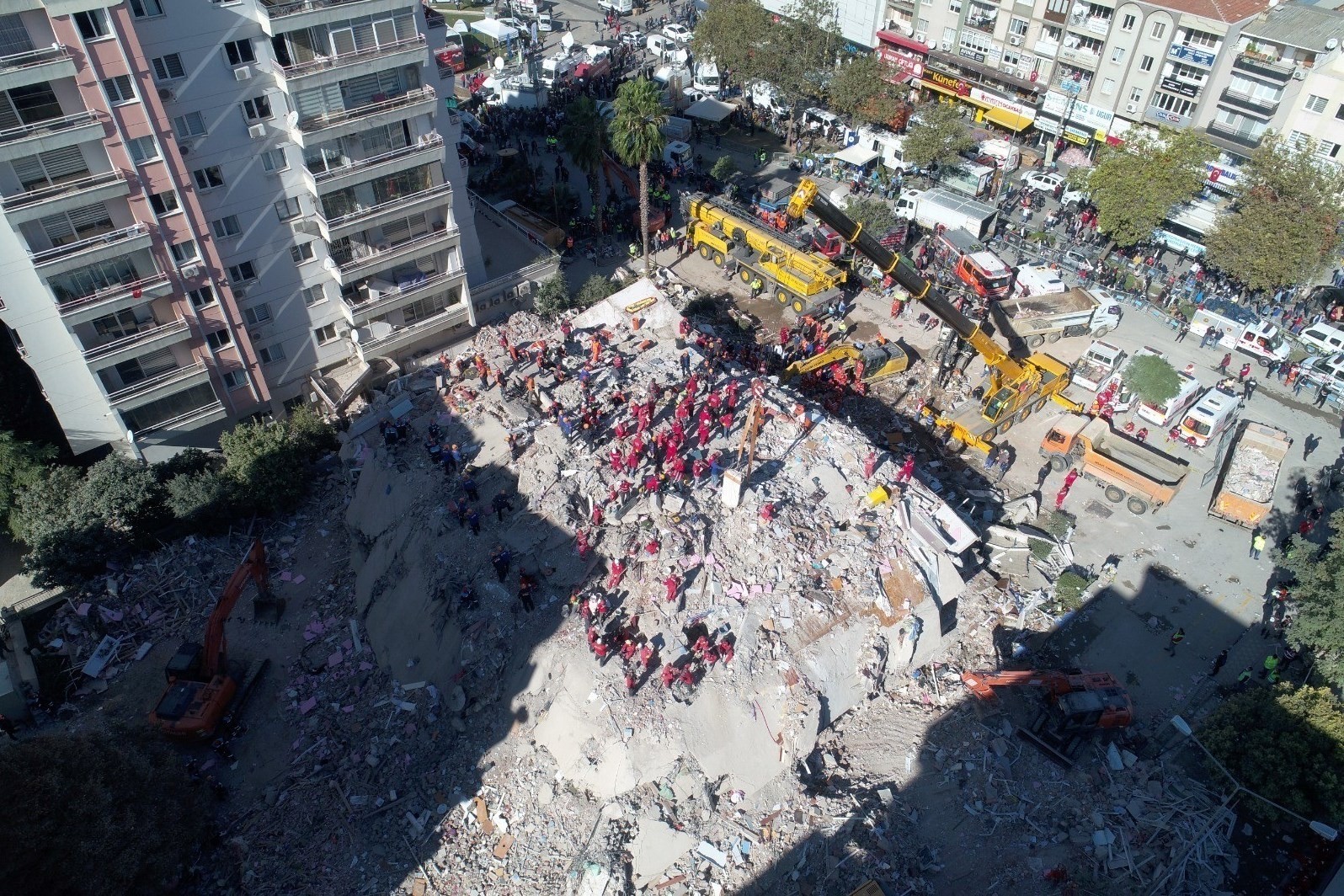 Depremde 36 kişiye mezar olan apartmanın davasında yeni gelişme