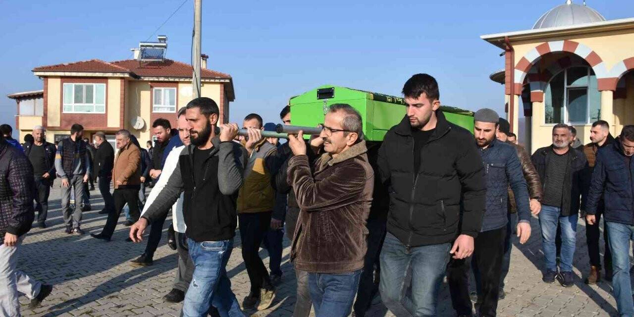 Kazada ölen 17 yaşındaki genç, son yolculuğuna uğurlandı