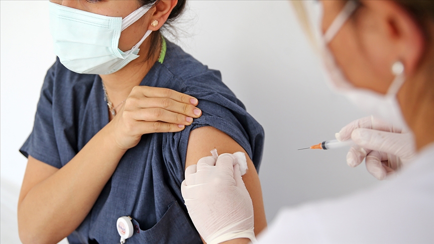 Bilimsel çalışmalara göre Kovid-19 aşılarının belirgin bir yan etkisi yok