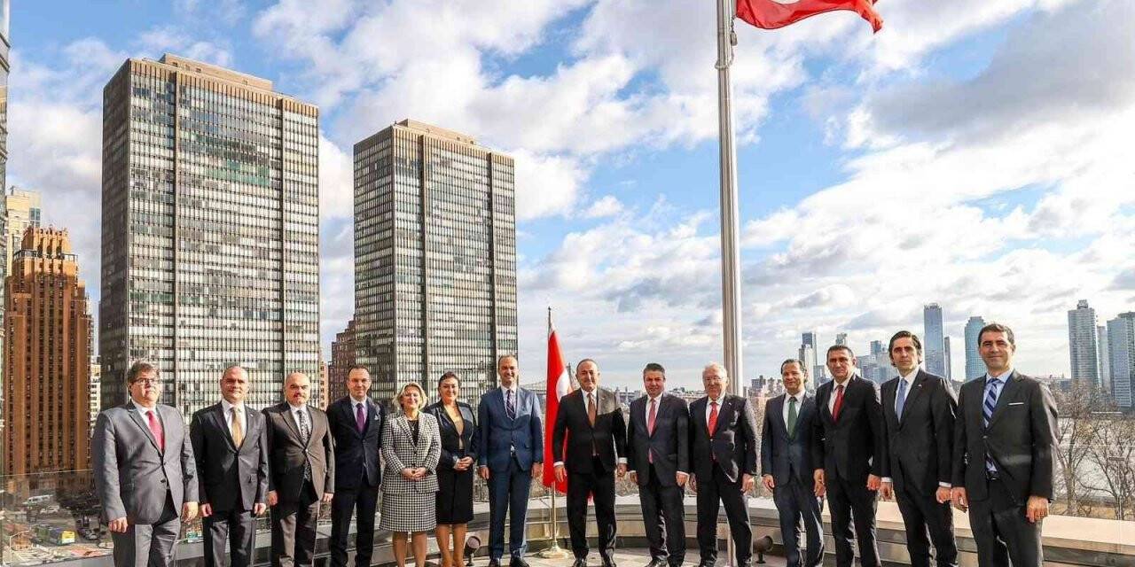 Çavuşoğlu, New York’ta ABD ve Kanada’daki Türk başkonsoloslarla bir araya geldi