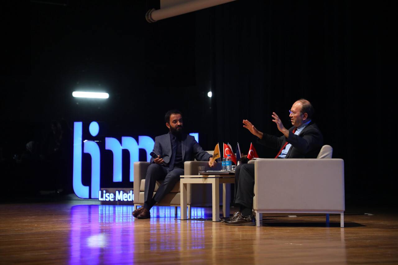 Yusuf Kaplan  liseli gençlerle buluştu