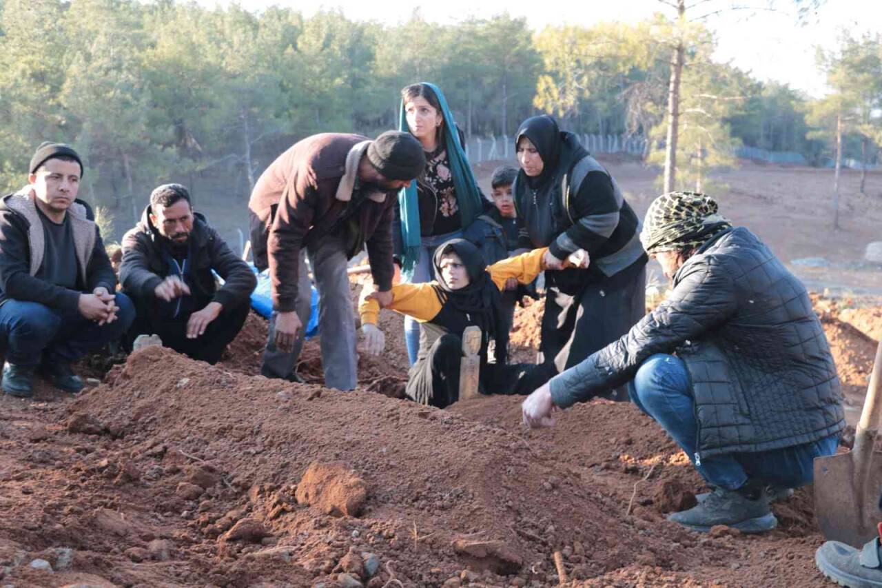1 yıl önce eşini şimdi de 3 çocuğunu kaybeden annenin ağıtları yürek dağladı