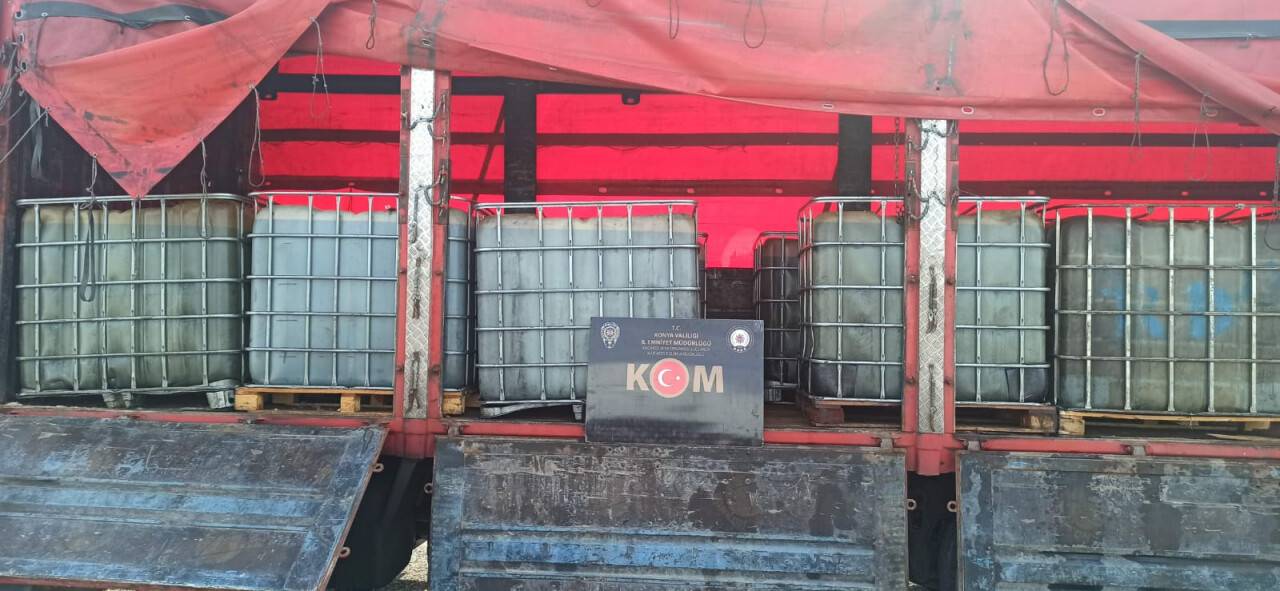 Konya'da kaçakçılık operasyonları! Yüz binlerce liralık ürün ele geçirildi