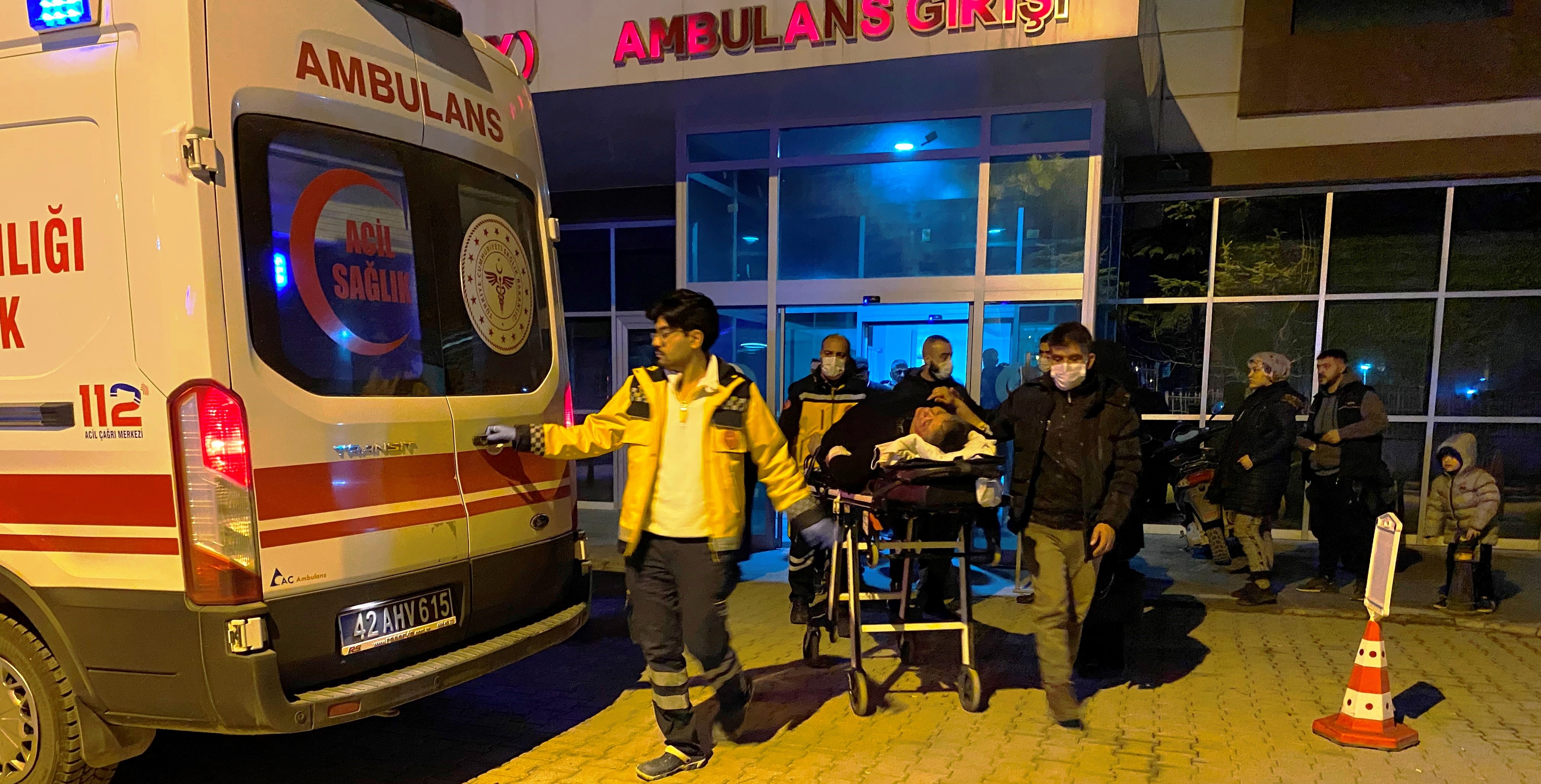 Konya'da köpeklerden kaçarken elektrikli bisikletten düşen kadın yaralandı